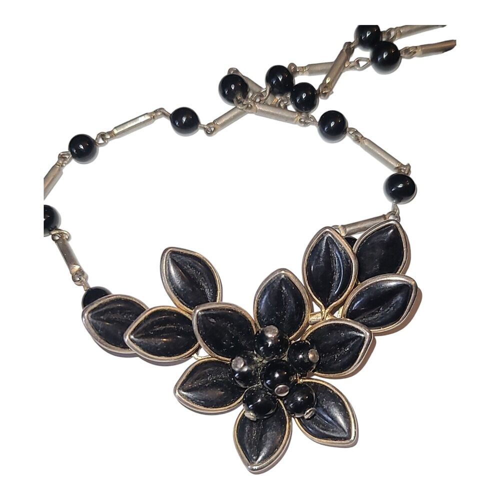 Vintage 1950s Coro Poured Black Milk Glass Flower & Leaves Necklace 14"-16"